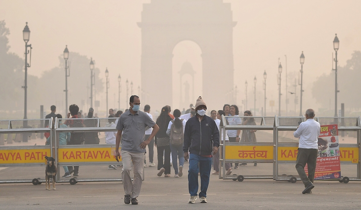 Delhi Air Pollution: डेंजर लेवल पर पहुंचा दिल्ली का प्रदूषण, 18 इलाकों के लोग सांस लेने में महसूस कर रहे हैं परेशानी
