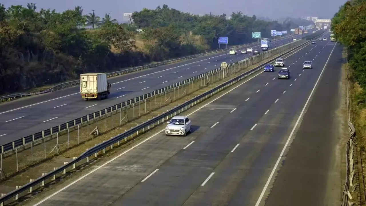 Delhi: दिल्ली-देहरादून ग्रीनफील्ड हाईवे खुला, बागपत से अक्षरधाम सिर्फ 20-25 मिनट में, ट्रायल रन शुरू