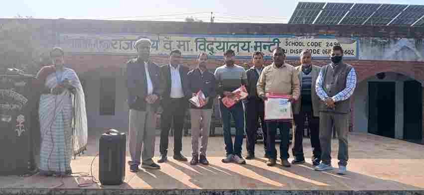 हेडमास्टर कलेक्टर सिंह चौहान की 5 वीं पुण्य तिथि पर मूँदी में हुआ प्रतिभा सम्मान कार्यक्रम 