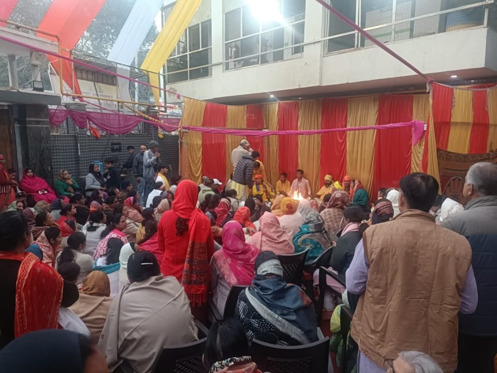 Rewari News: त्रिकाल संध्या और माधव नाम जप से होगा जीवन कल्याण: डॉ मिश्र