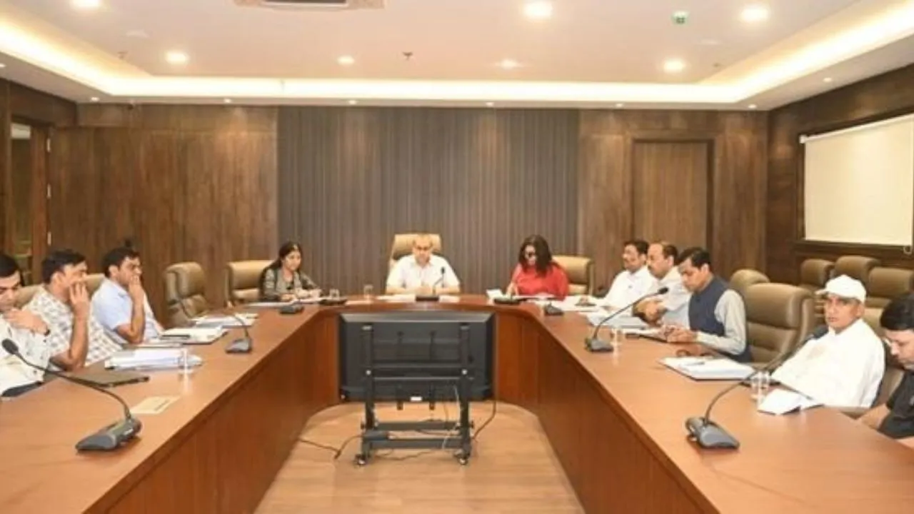 Haryana News: प्रदूषण कंट्रोल को लेकर गुरुग्राम में हाई-लेवल मीटिंग, ट्रांसपोर्ट से कचरे तक फोकस