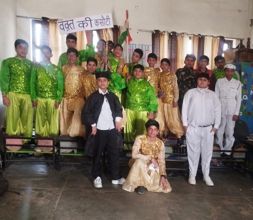  संत कबीर सीनियर सेकेंडरी स्कूल के वार्षिक उत्सव पर बच्चों ने दी रंगारंग प्रस्तुति
