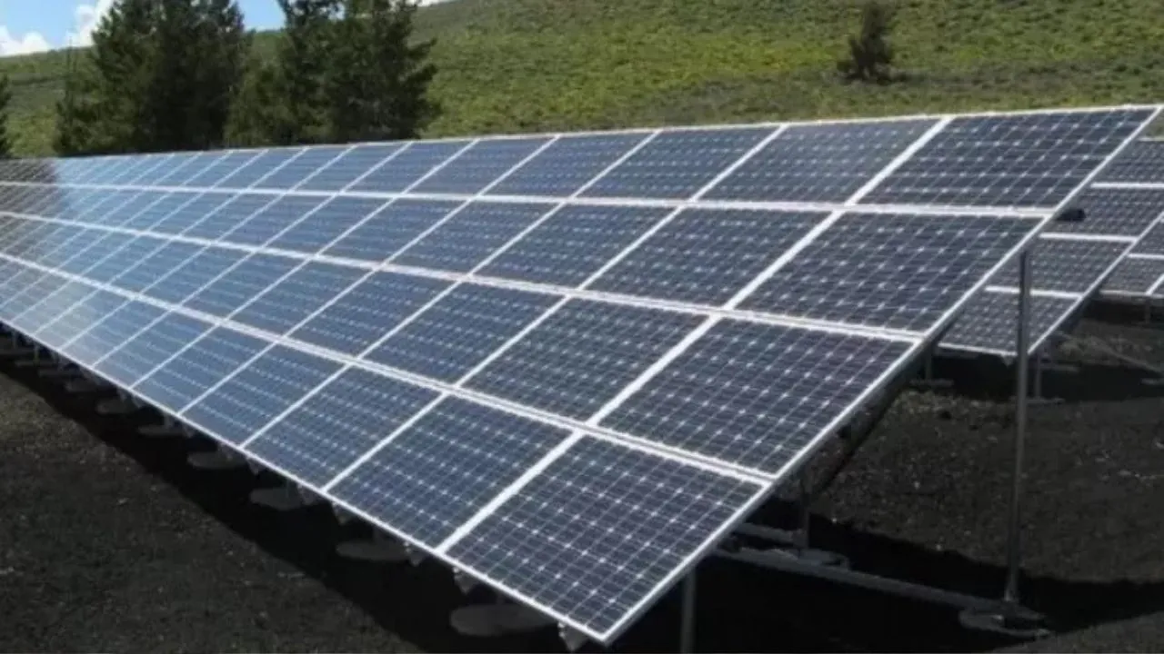 Haryana में बिजली बिल चुकाने वाले कर्मचारियों के लिए बड़ा तोहफा! सोलर पैनल मिलने वाली सुविधा की तैयारियां पूरी