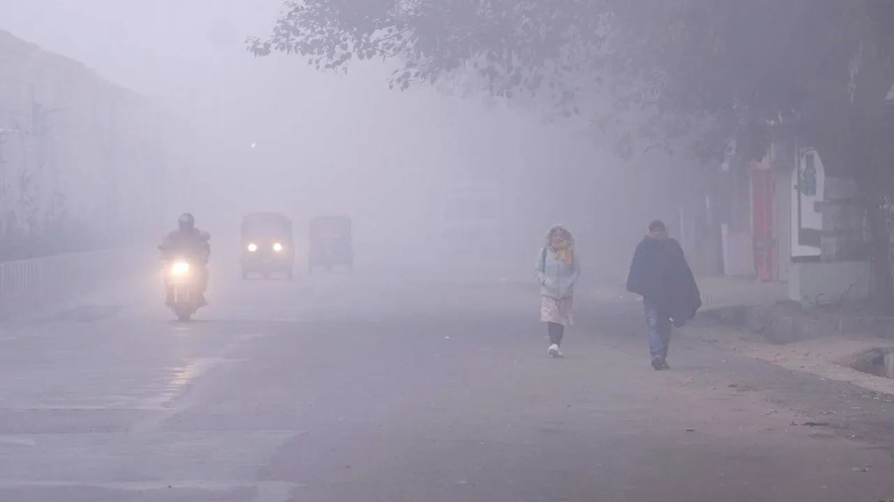 Gurugram Weather: गुरुग्राम में ठंडी हवाओं ने बढ़ाई कंपकंपी, तापमान गिरा… आने वाले दिनों में क्या होगा?