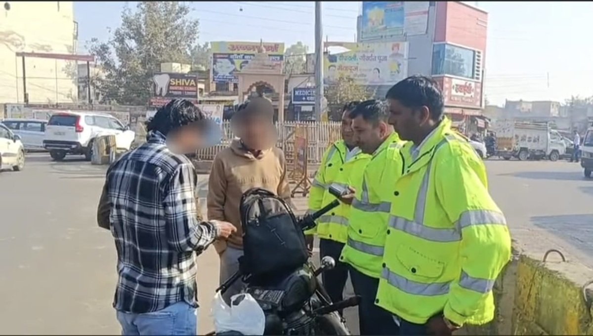 ड्रिंक एंड ड्राइव अभियान: रेवाड़ी में 1500 से ज्यादा वाहन चालकों पर कसा शिकंजा।