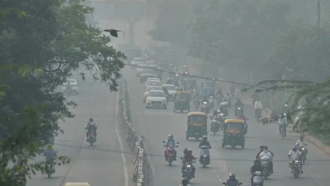Delhi Pollution: क्या तेज़ शहरीकरण और प्रदूषण दिल्ली और बीजिंग में समान संकट ला रहा है?