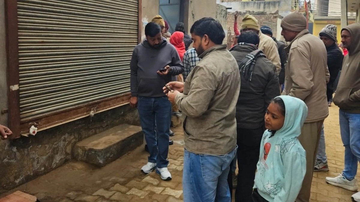 Haryana News: हरियाणा ​के जिला रेवाड़ी के कस्बा बावल में नपा टीम ने बडी कार्रवाई की है