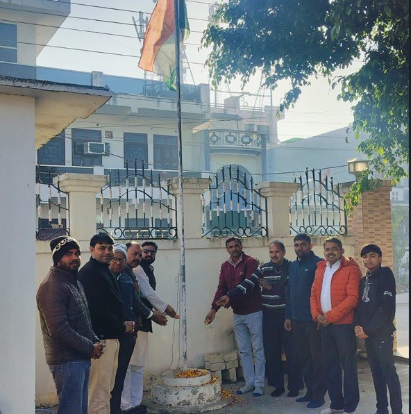 धारूहेड़ा में लोधी राजपूत समाज ने फहराया तिरंगा