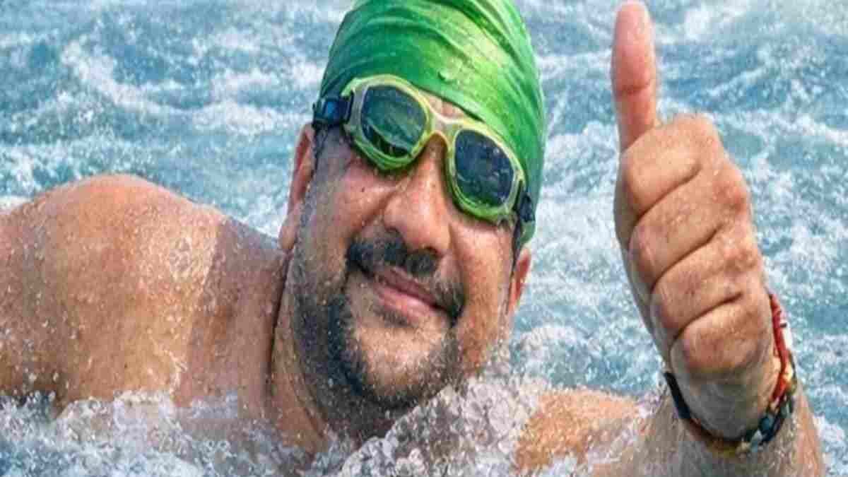 36 किमी लंबी रेस में जीता गोल्ड, दिव्यांग तैराक सुरेंद्र ने अरब सागर में दिखाया जलवा