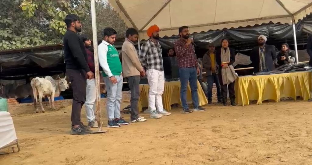 Gau Gyan Foundation Gaushala honored Sonu Rewari Cow Protection Team