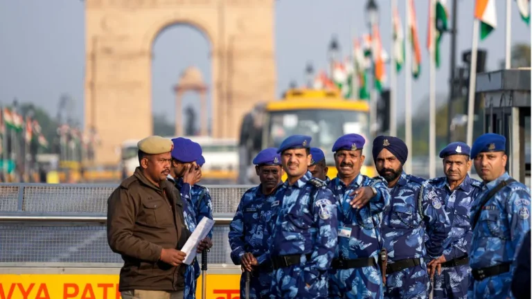 गणतंत्र दिवस पर हाई अलर्ट पर दिल्ली, कई इलाकों के बदले रूट,यहां पढें ट्रैफिक एडवाइजरी