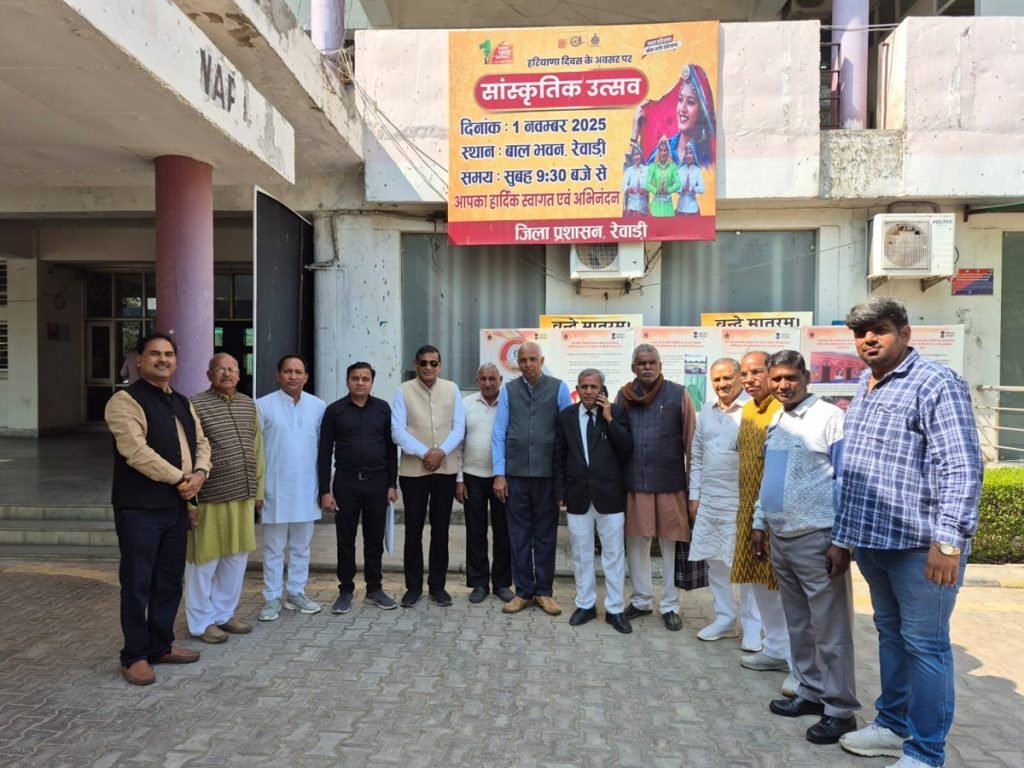 धारूहेड़ा : यूजीसी के विरोध में सोमवार को स्वर्ण समाज धारूहेड़ा की ओर से राष्ट्रपति के नाम उपायुक्त के मार्फत डीडीपीओ को ज्ञापन सोंपा।