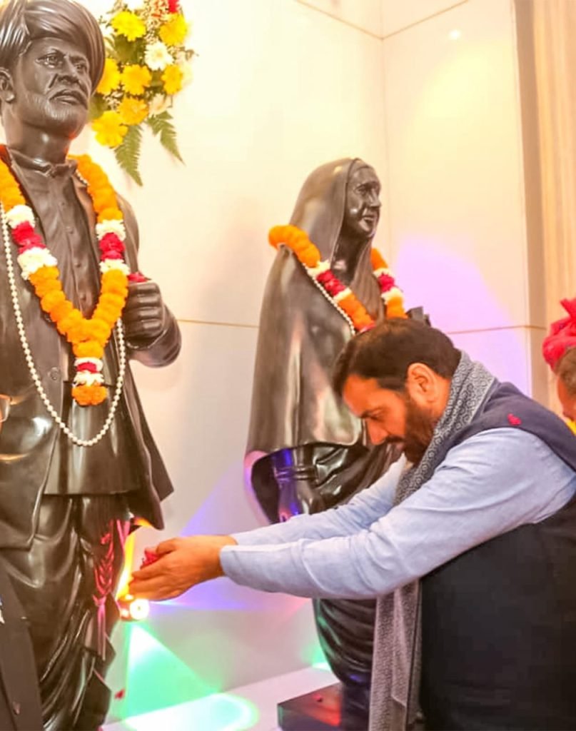 मुख्यमंत्री नायब सिंह सैनी ने किया अंतर्राष्ट्रीय सैनी भवन' का उद्घाटन व मूर्ति अनावरण