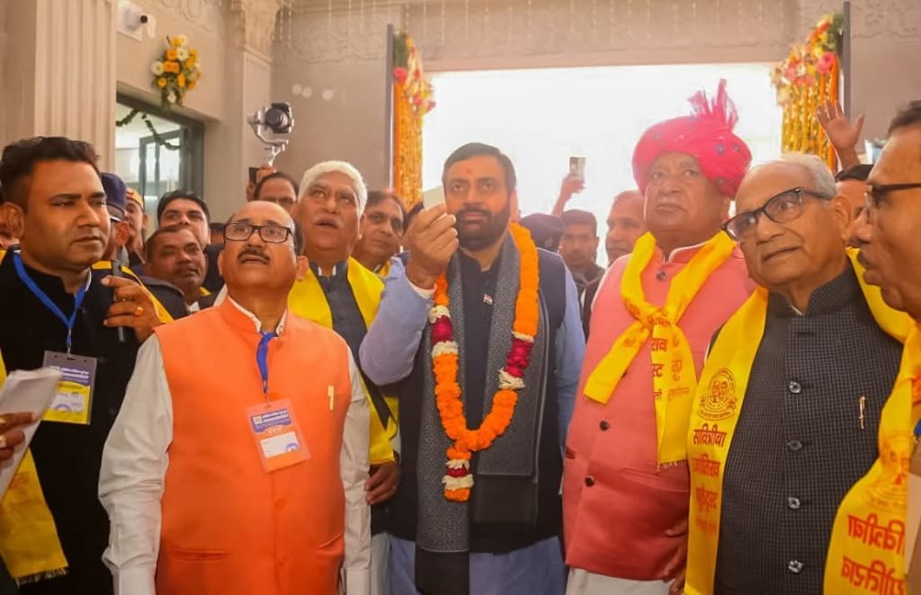 मुख्यमंत्री नायब सिंह सैनी ने किया अंतर्राष्ट्रीय सैनी भवन' का उद्घाटन व मूर्ति अनावरण