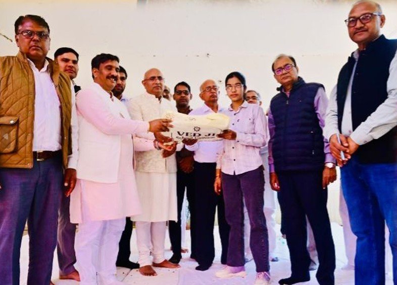 Haryana News: राष्ट्र और शहीदों का सम्मान करने वाला समाज समृद्धि और प्रगति की ओर होता है अग्रसर : कृष्ण कुमार 1 डूंगरवास में दो दिवसीय शिवरात्रि पर्व संपन्न, कबड्डी में सोनीपत, रस्साकसी ने डूंगरवास म विजेता