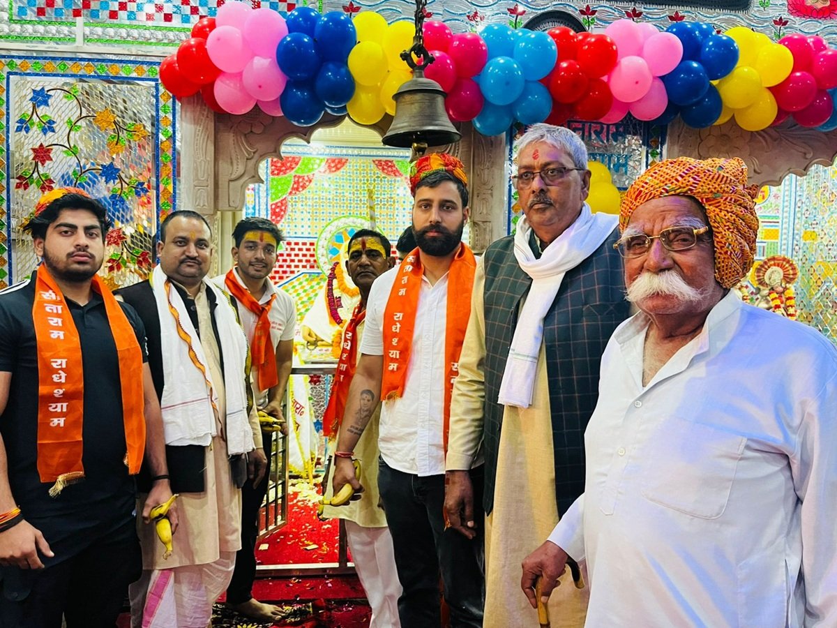 रेवाड़ी गौ रक्षा दल को बाबा सीताराम मंदिर कमेटी की ओर से किया सम्मानित