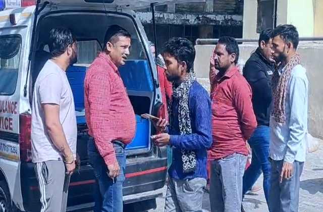  हरियाणा जिले के रेवाड़ी के कस्बा धारूहेड़ा में Monday को एक दर्दनाक मामला सामने आया है।