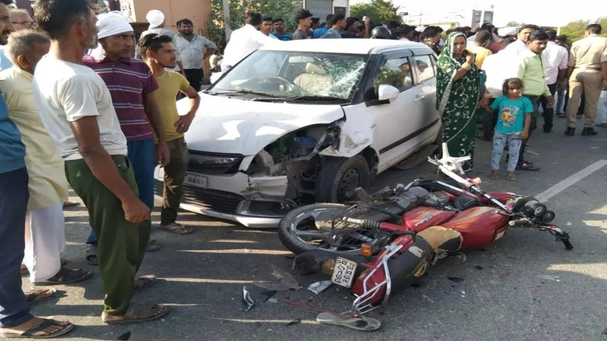 बल्लभगढ़ हाईवे पर दर्दनाक हादसा, अनाज मंडी के पास कार की टक्कर से बाइक सवार गंभीर
