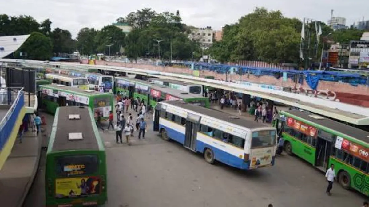 City Bus Service Affected by Shortage of Conductors, Passengers Facing Difficulties