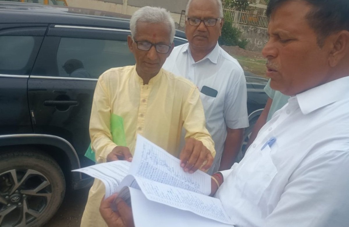 Dharuhera News: नही थम रहा भिवाड़ी का काला पानी, DC को ज्ञापन देकर आंदोलन की चेतावनी