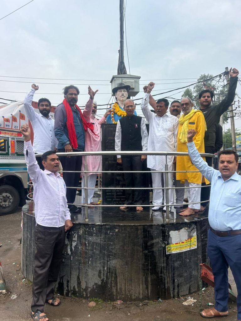 शहीदी दिवस पर धारूहेड़ा में भगत सिंह को दी गई श्रद्धांजलि