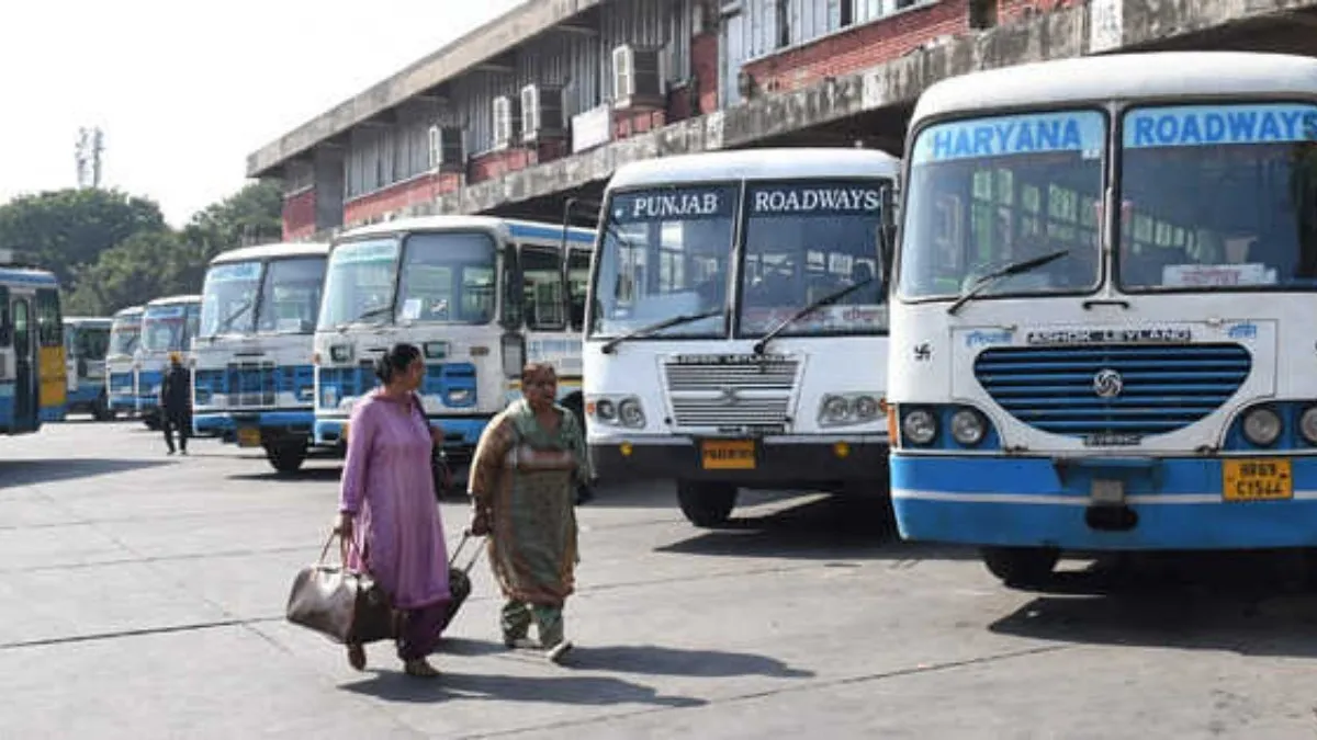 Kurukshetra: Haryana Roadways Bus Sinks into Soft Soil Near Under-Construction Culvert, 30 Passengers Safe