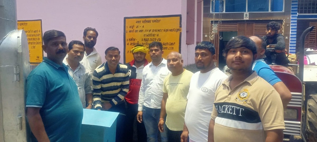 धारूहेड़ा के वार्ड 4 में हाई मास्ट लाइट लगाई, सांसद का जताया आभार