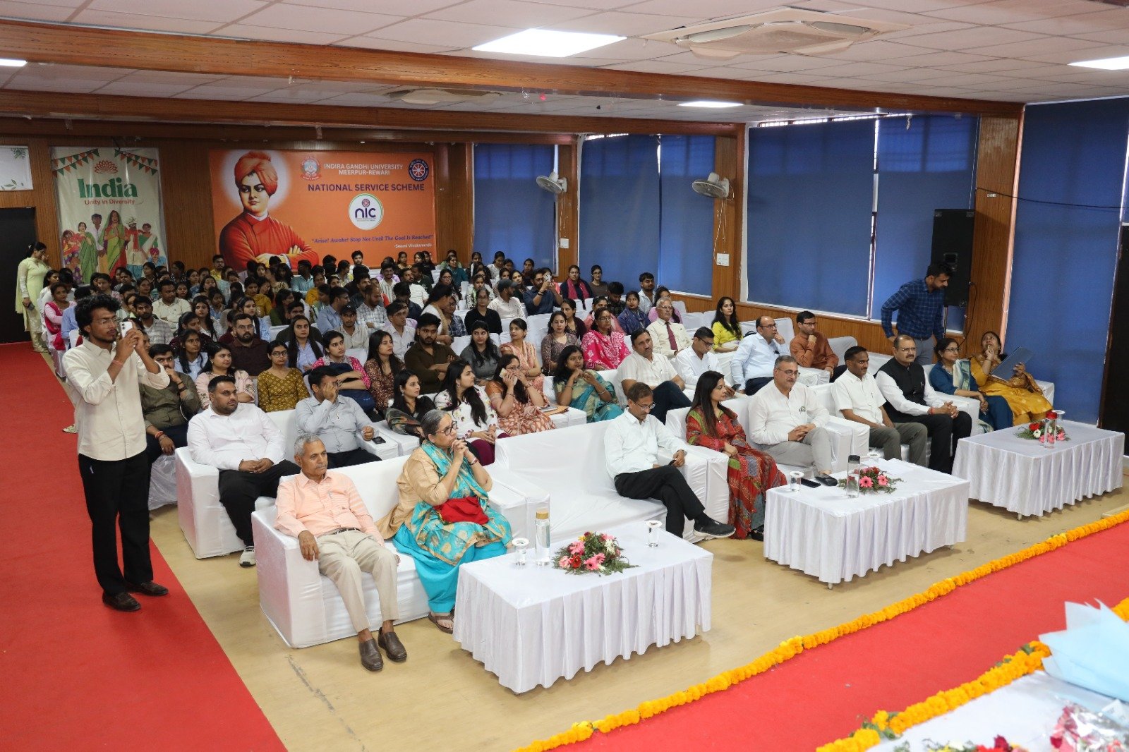 दो दिवसीय अंतरराष्ट्रीय सम्मेलन का आयोजन किया। बता दें कि अंतरराष्ट्रीय सम्मेलन में 230 प्रतिभागियों ने हिस्सा लिया।