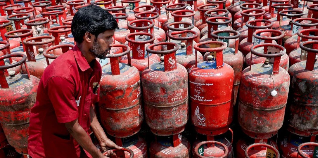 LPG अफवाहों पर केंद्र सख्त, राज्यों को तत्काल कार्रवाई के निर्देश