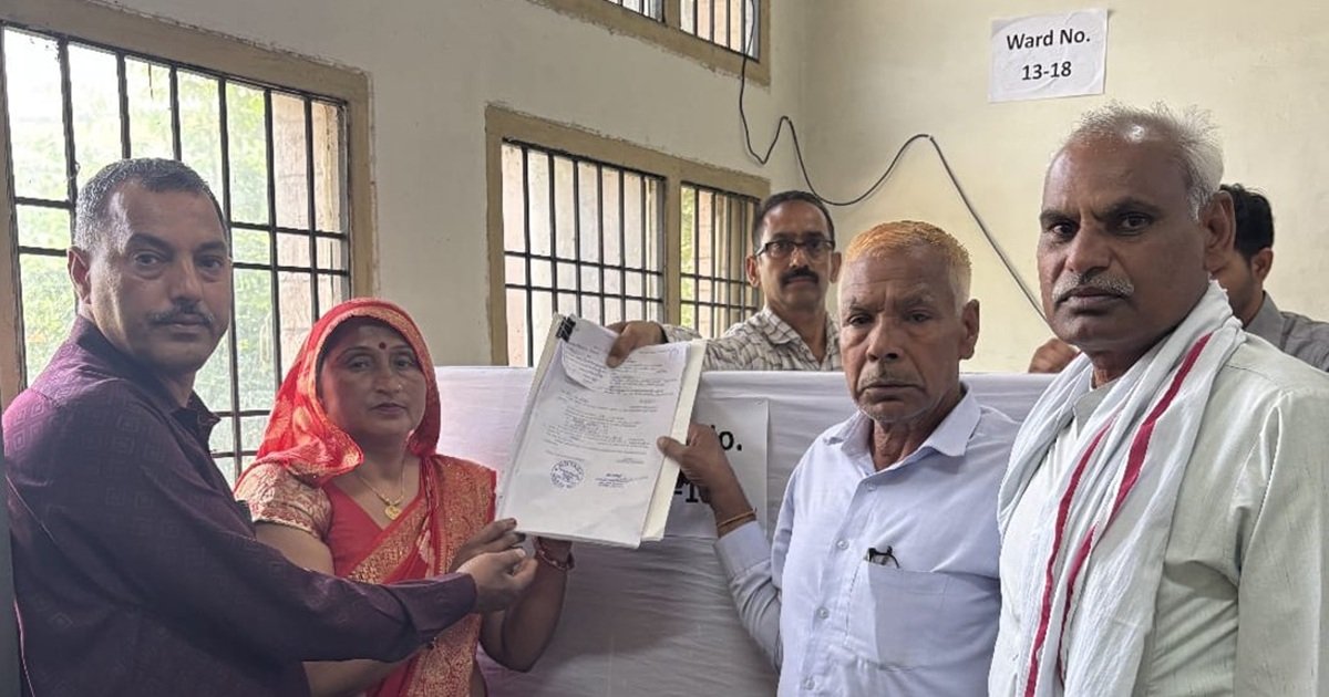 धारूहेड़ा: वार्ड 16 सें पूर्व पार्षद मनीषा सैनी ने किया नामांकन