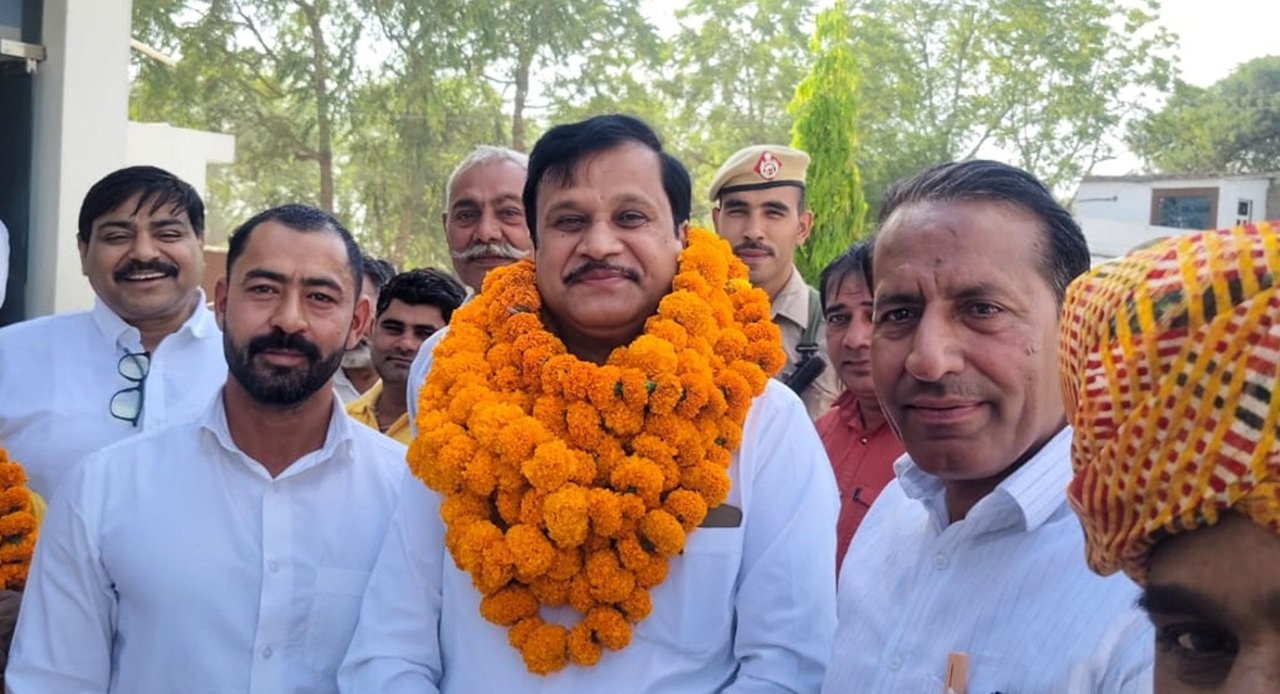 Rewari News: गांव चलो बस्ती चलो अभियान : बावल विधायक डॉ कृष्ण कुमार ने कार्यकर्ताओं संग किया जनसंपर्क