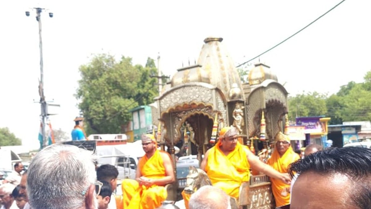 महावीर जयंती पर जैन समाज ने निकाली धारूहेड़ा में भव्य शोभा यात्रा