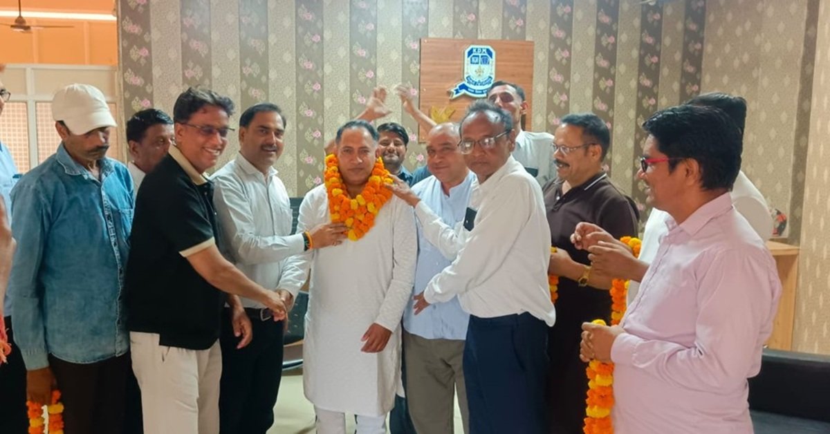 धारूहेड़ा: सर्वसम्मति से रिटायर्ड सूबेदार मेजर चरण सिंह छोकर को पुनः राजपूत महासभा का तीन साल के लिए अध्यक्ष चुना गया।