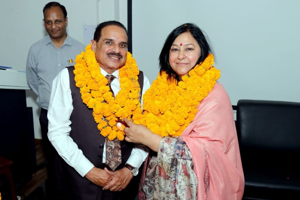 Govt. College Kharkhara: डा सुशीला लाम्बा की सेवानिवृत्ति पर भावभिनी विदाई 3 Govt. College Kharkhara: डा सुशीला लाम्बा की सेवानिवृत्ति पर भावभिनी विदाई