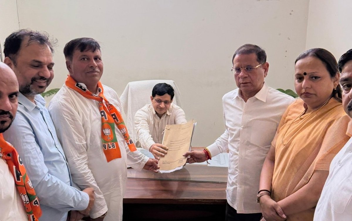 धारूहेड़ा: भाजपा प्रत्याशी अजय जांगडा ने चेयरमैन पद के लिए किया नांमाकन