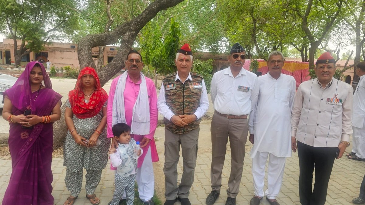 Kosli News: राजकीय प्राथमिक विद्यालय गुगोड़ का किया नामकरण, भव्य समारोह में शहीद परिवारों का सम्मान