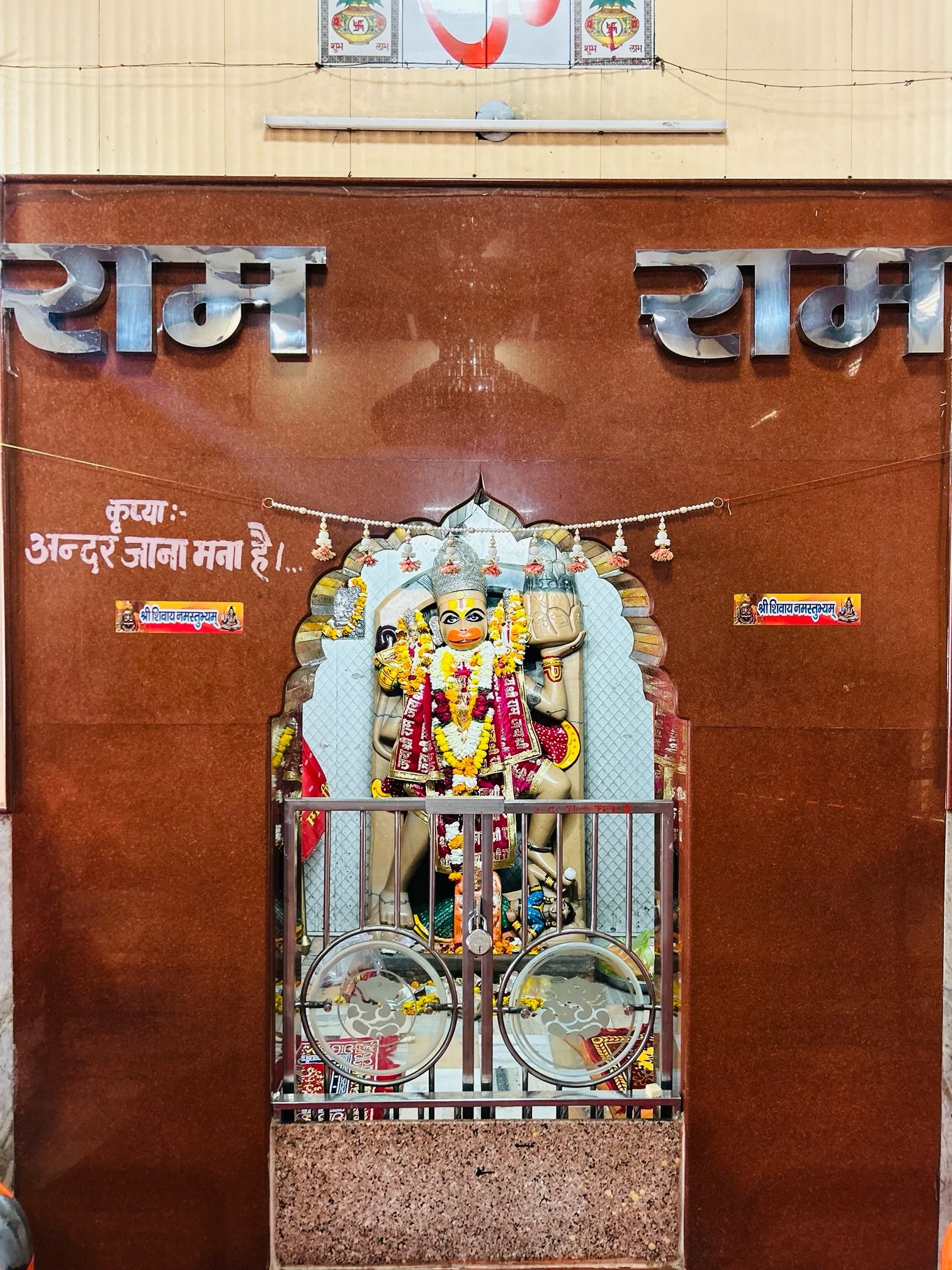 हरियाणा के रेवाड़ी शहर में स्थित बड़ा तालाब हनुमान मंदिर एक प्रमुख और चमत्कारी धार्मिक स्थल 