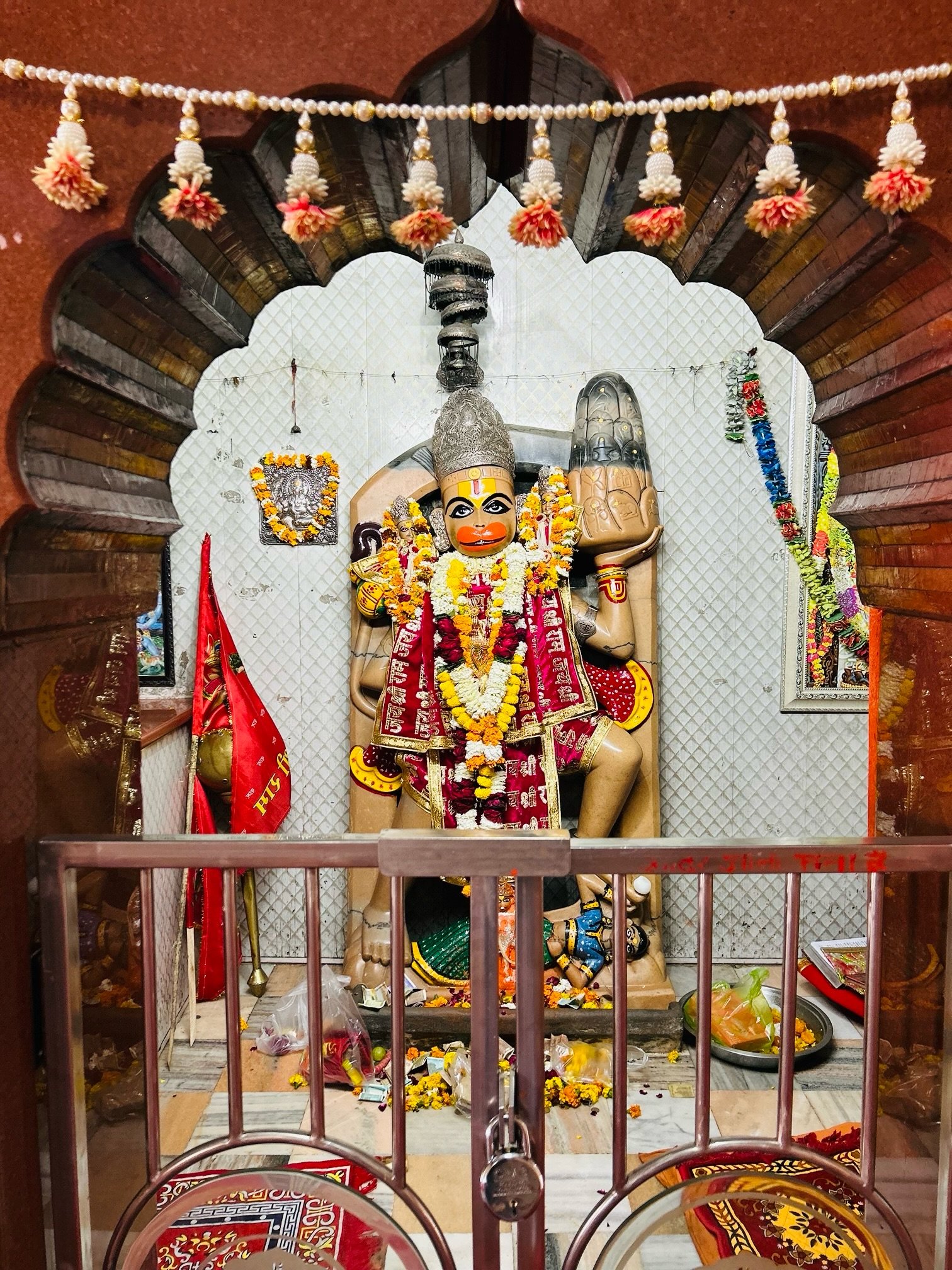 हरियाणा के रेवाड़ी शहर में स्थित बड़ा तालाब हनुमान मंदिर एक प्रमुख और चमत्कारी धार्मिक स्थल 