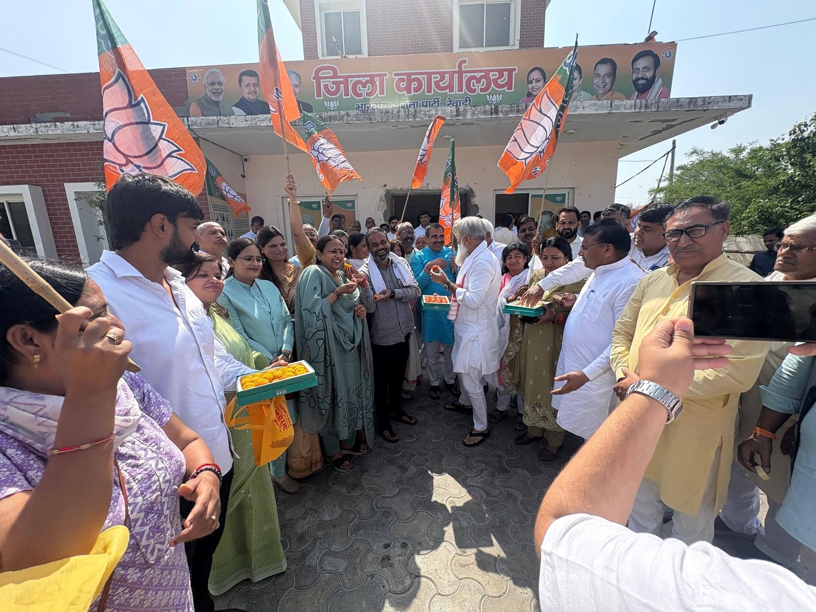 असम, बंगाल और पुडुचेरी  में खिला कमल: रेवाड़ी, बावल व धारूहेड़ा में जश्न