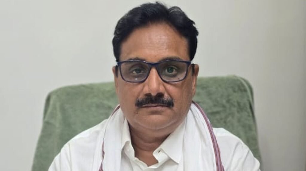 DR SATISH KHOLA