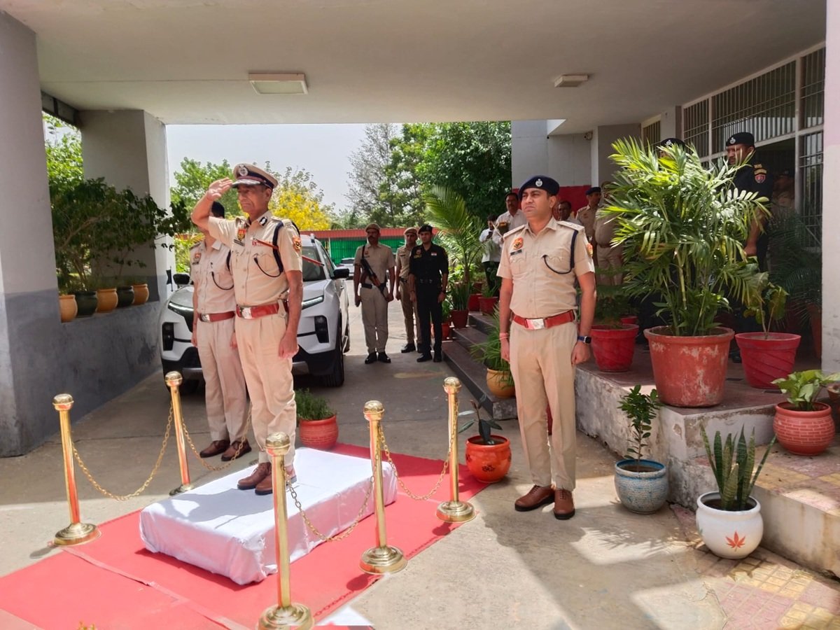 IGP ओम प्रकाश नरवाल ने संभाला साउथ रेंज रेवाड़ी का कार्यभार