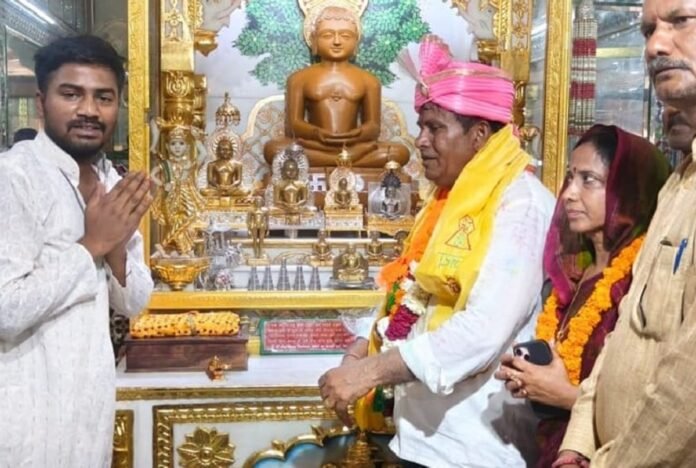 Dharuhera News: चेयरमैन अजय जांगडा ने किए भगवान शांतिनाथ के दर्शन