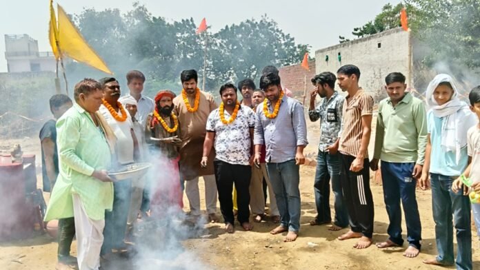 KHARKADA NEWS Dharuhera News: तपती गर्मी, आग के धुनों के बीच तप रहे योगी दिवाली नाथ महाराज