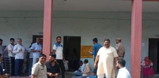 Election Dharuhera: दिव्यांगों के लिए कोई सुविधा नहीं, धूप में बैठाए एजेंट ? Election Dharuhera: दिव्यांगों के लिए कोई सुविधा नहीं, धूप में बैठाए एजेंट