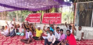 Dharuhera News: मांगो को लेकर सफाई कर्मचारियों का दूसरे दिन धरना जारी Dharuhera News: मांगो को लेकर सफाई कर्मचारियों का दूसरे दिन धरना जारी