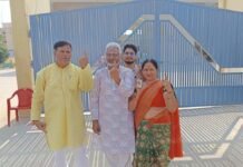 Dharuhera Election : चेयरमैन प्रत्याशियों ने किया मतदान, जानिए हार जीत को लेकर क्या कहा धारूहेड़ा: सेक्टर छह में मतदान करके आते भाजपा प्रत्याशी अजय जांगडा, मनोनित पार्षद राजकुमार सैनी