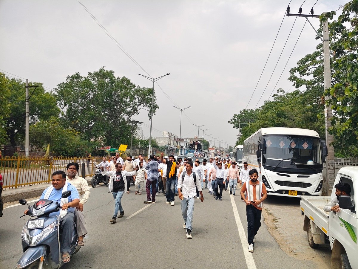 धारूहेड़ा: ​जीत दर्ज होने पर निकाला जा रहा विजय जुलुस