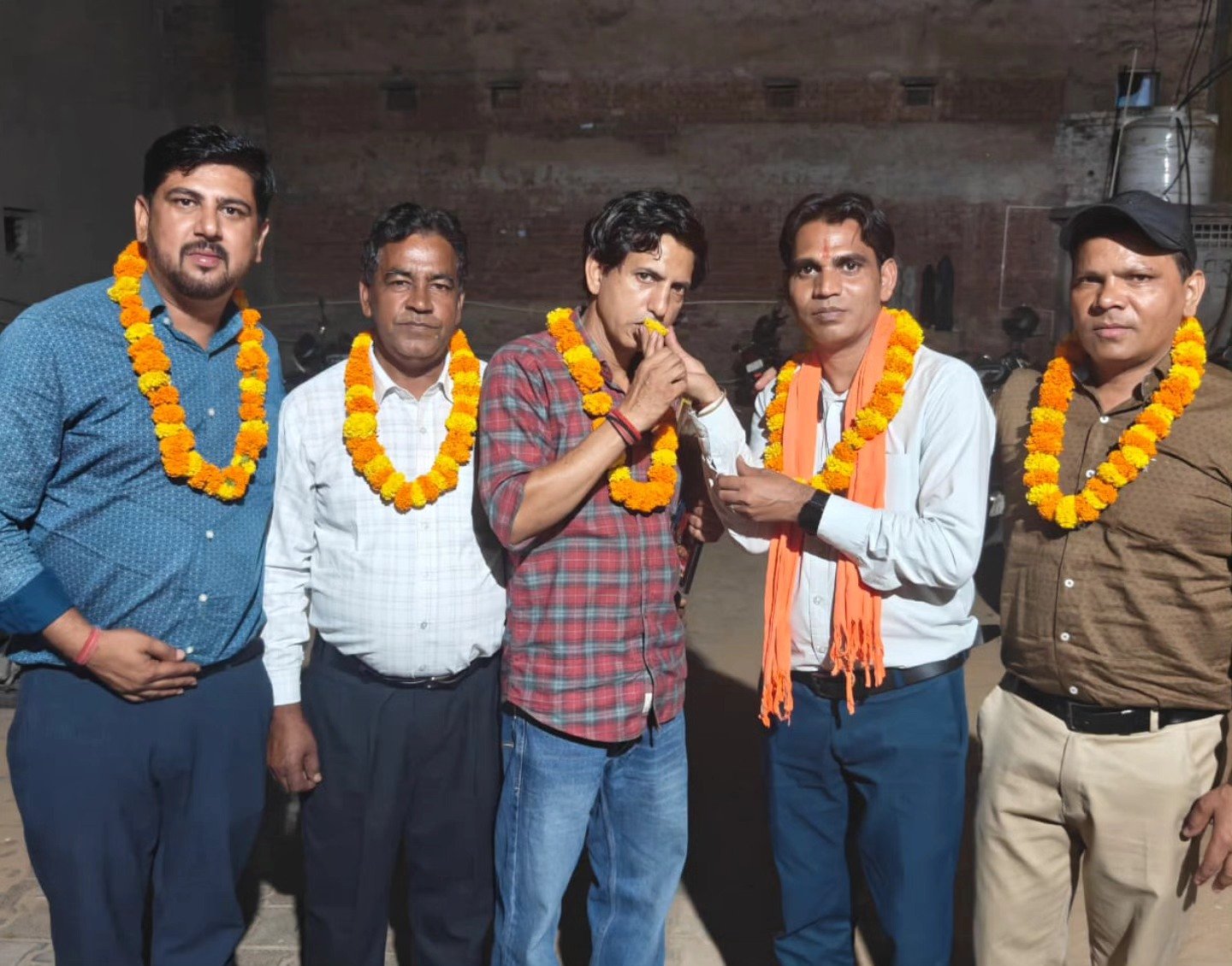 Dharuhera Breaking News: बाबा सैयद ट्रस्ट ने चेयरमैन अजय जांगडा व पार्षदों को किया समानित 3 बाबा सैयद ट्रस्ट ने चेयरमैन अजय जांगडा व पार्षदों को किया समानित