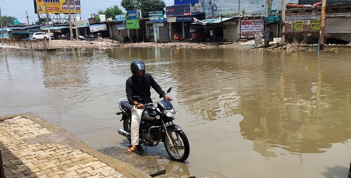धारूहेड़ा: सोहना पलवल हाईवे पर अलवर बाइपास पर भरा पानी