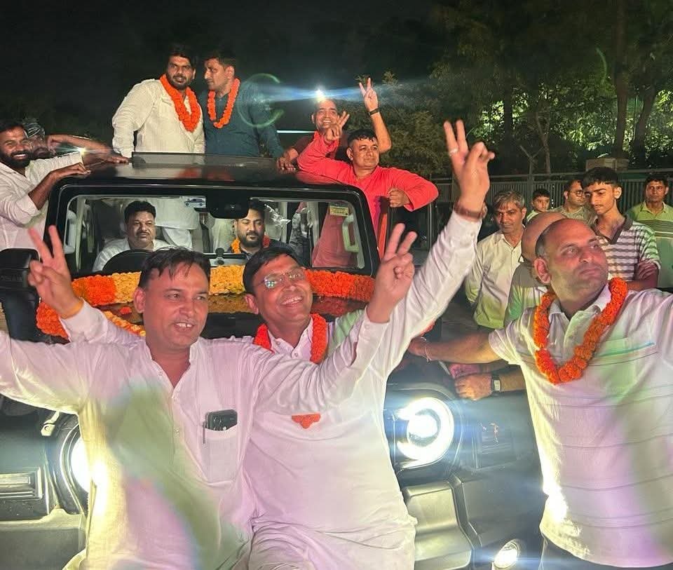 Bhiwadi News: ड्यूटी से लौट रहे युवक की सड़क हादसे में दर्दनाक मौत 15 धारूहेड़ा: बेस्टेक सोसायटी आरडब्ल्यूए चुनाव में अमित कुमार बने प्रधान, 24 वोटों से दर्ज की जीत
